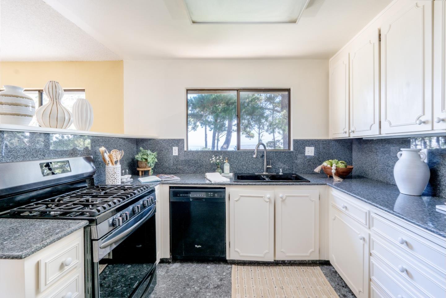 70 Forest Ridge RD 3