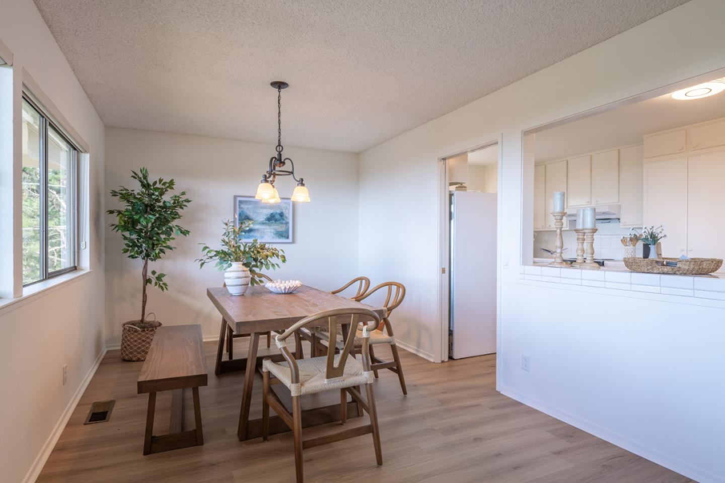 56 Skyline Crest Dr