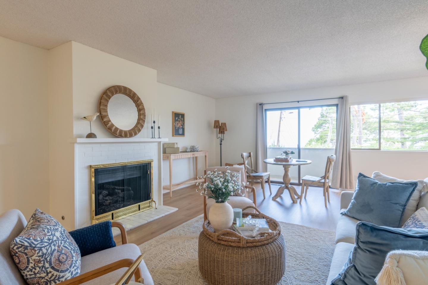 56 Skyline Crest Dr