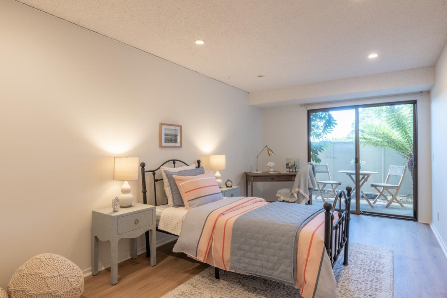 56 Skyline Crest Dr