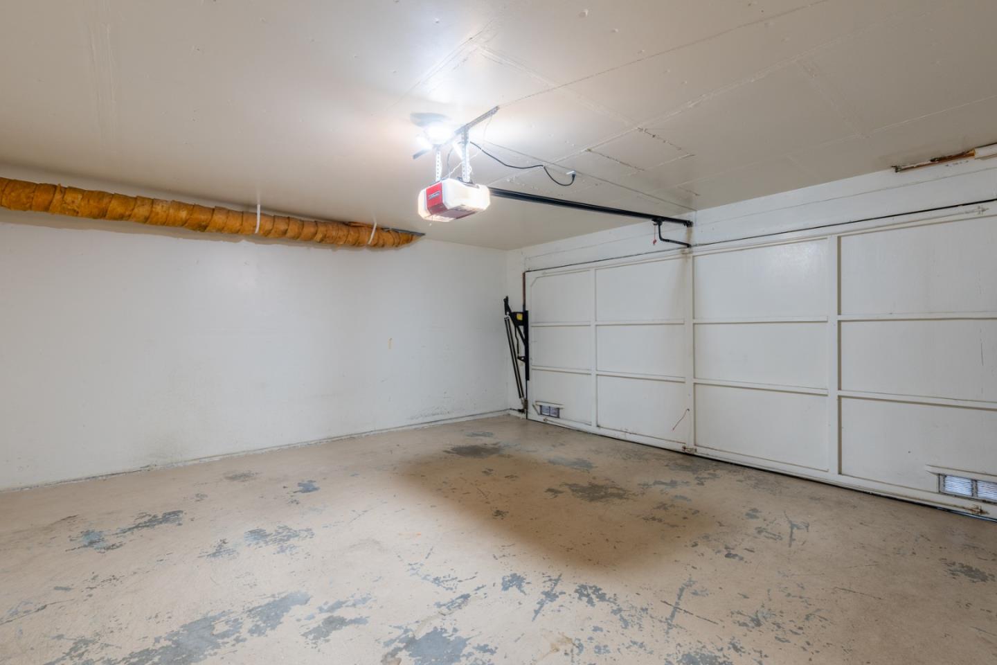 56 Skyline Crest Dr