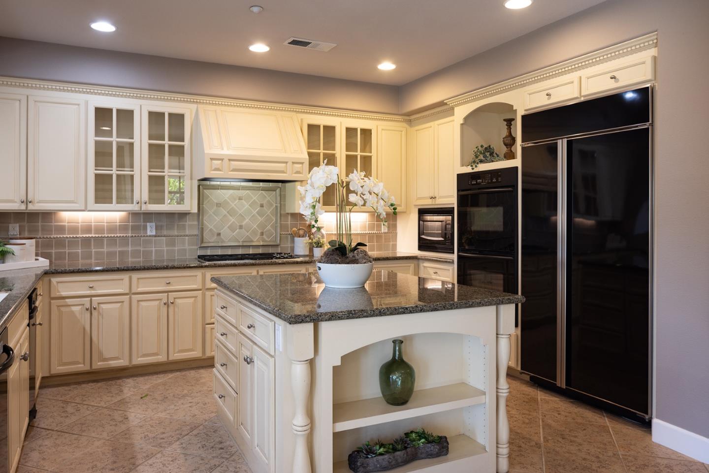 106 Las Brisas Drive