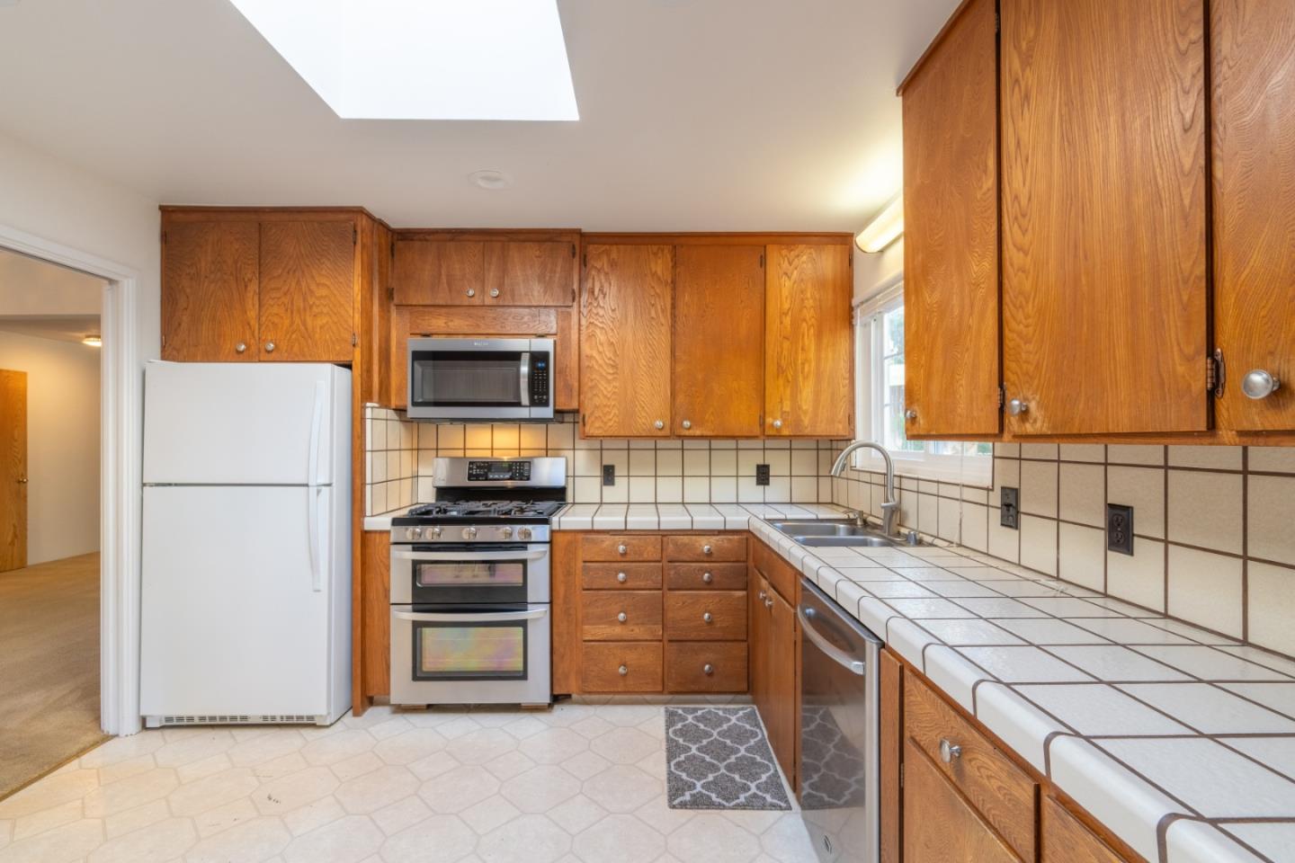 11th 2 E of Torres Avenue