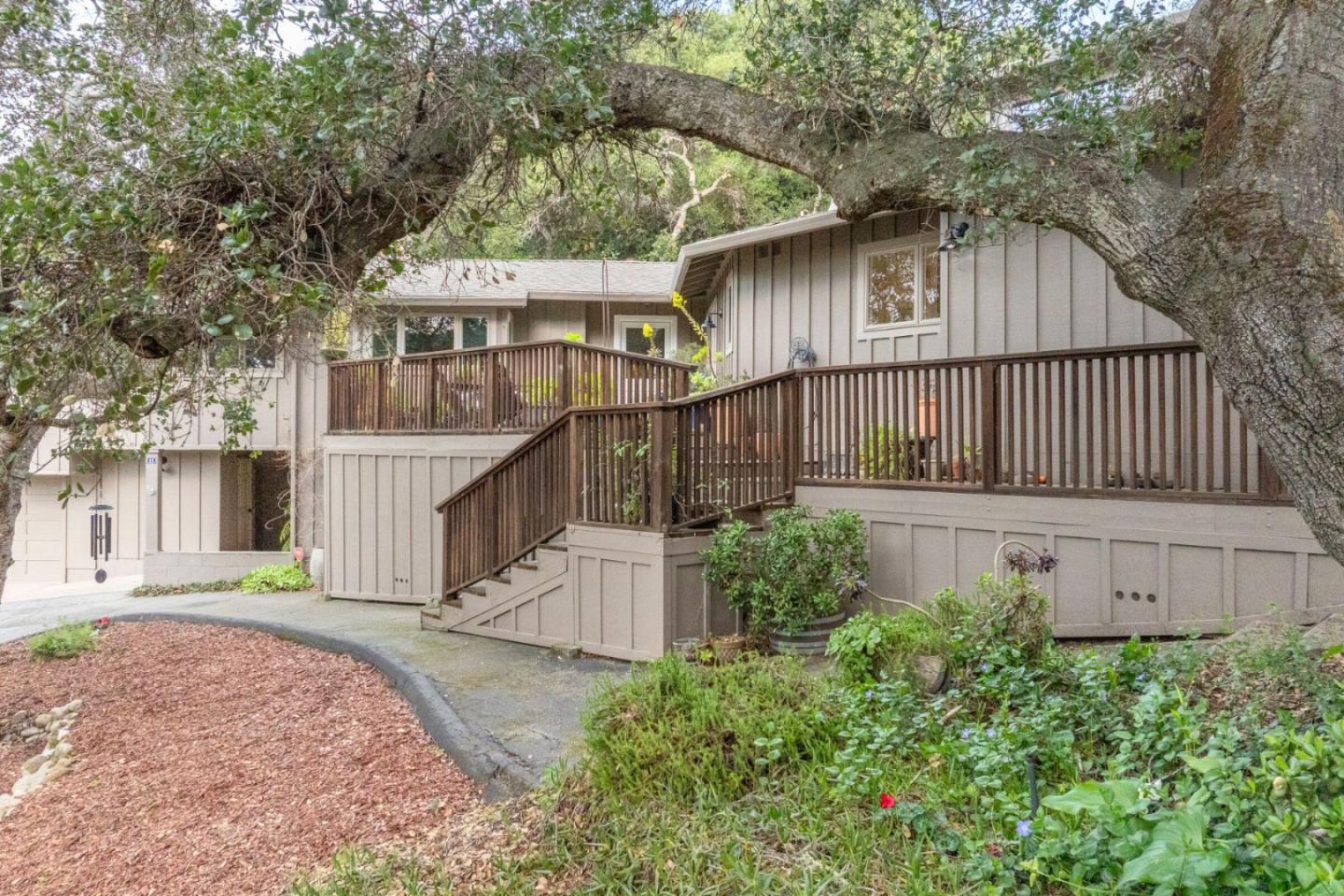 11 Scarlett Road