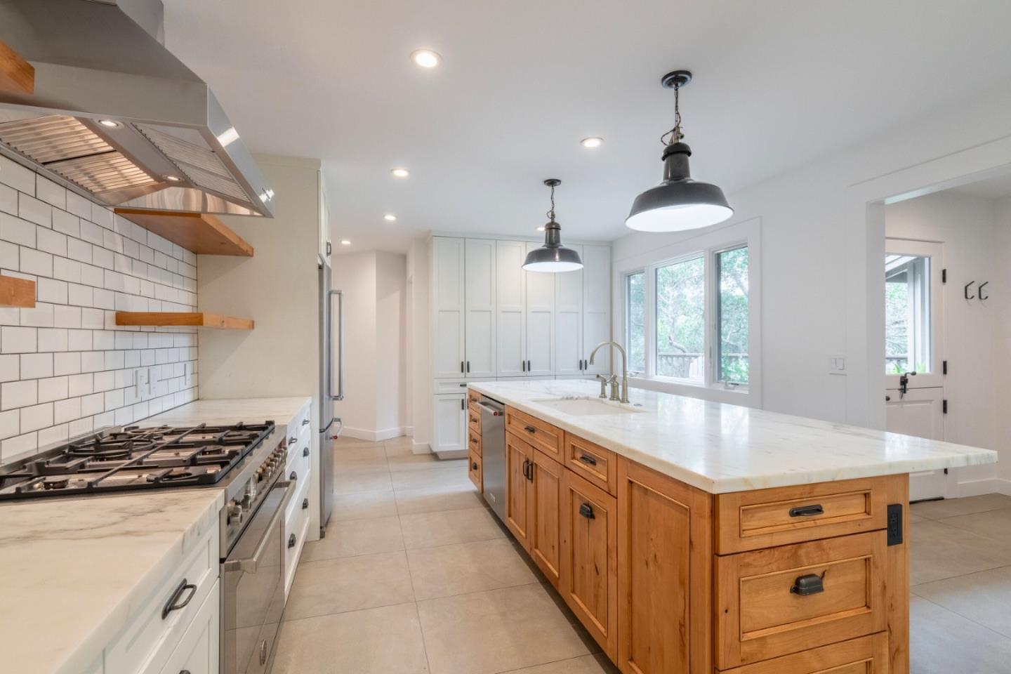 11 Scarlett Road