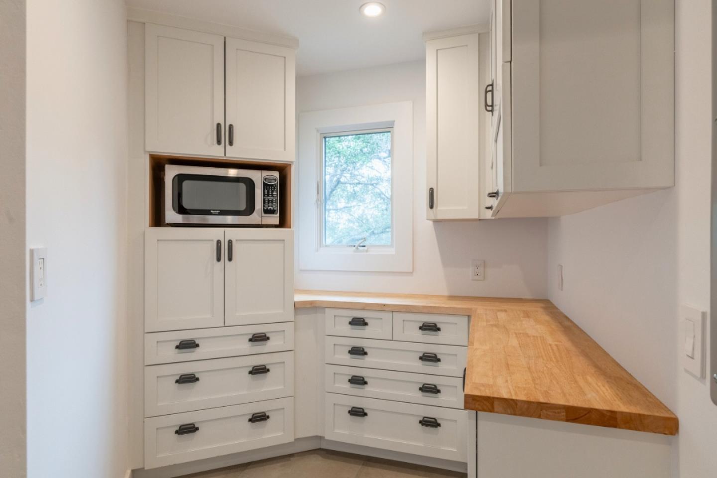 11 Scarlett Road