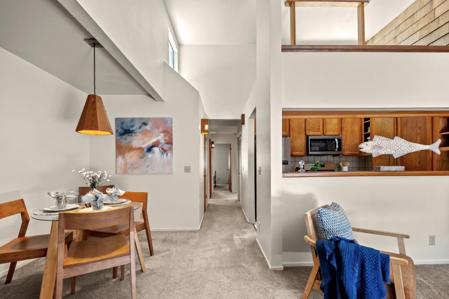 461 Dela Vina Avenue 209