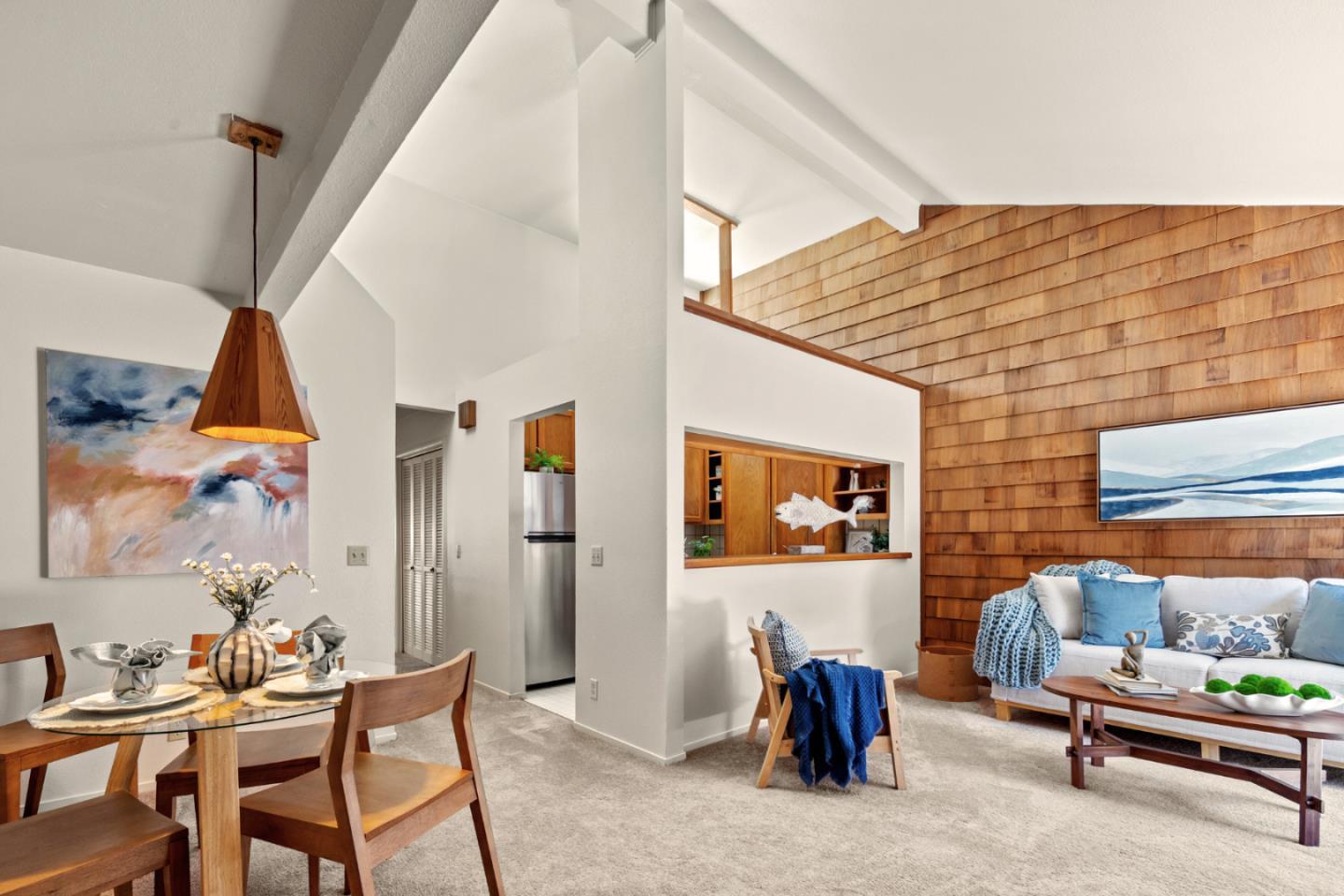 461 Dela Vina Avenue 209