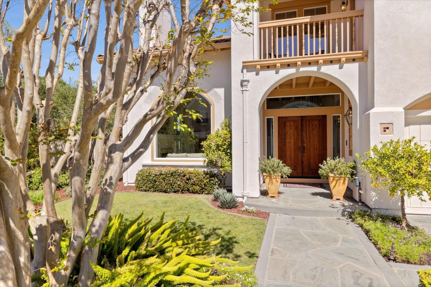 1136 Eagle Cliff Court