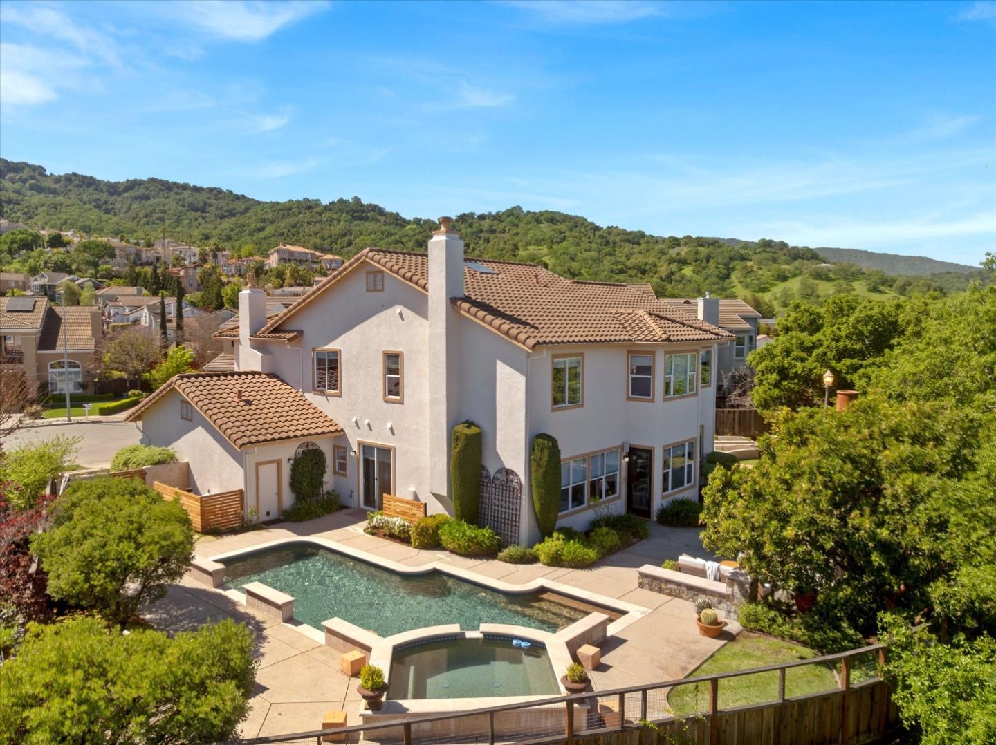 1136 Eagle Cliff Court