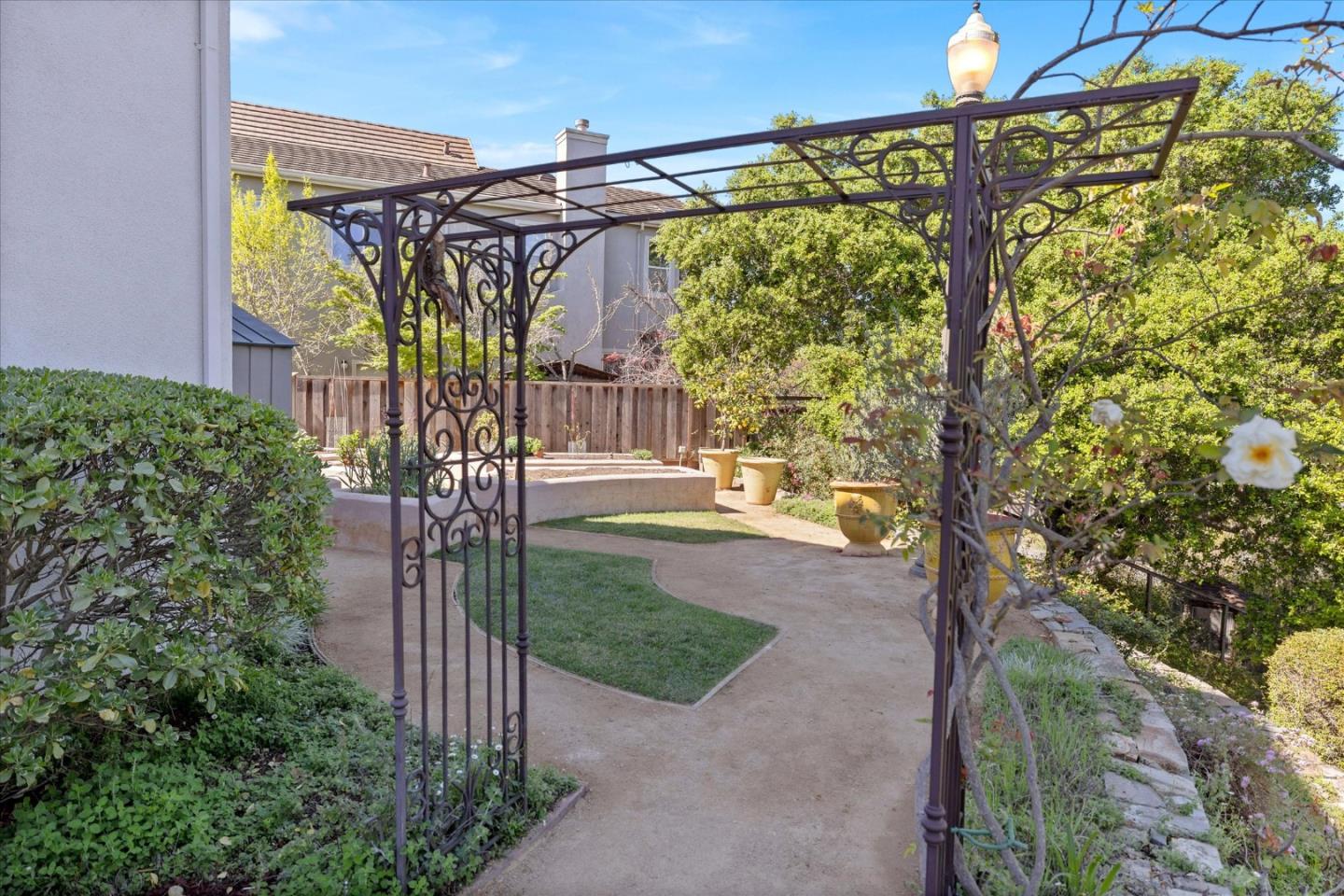 1136 Eagle Cliff Court