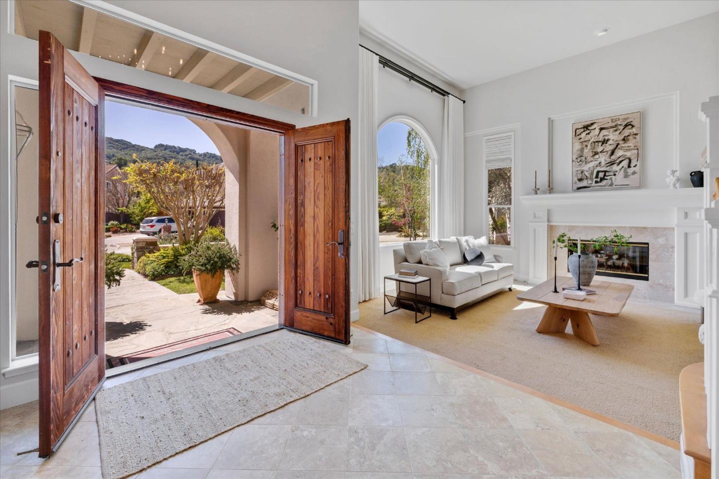 1136 Eagle Cliff Court