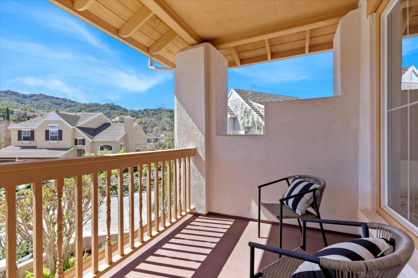 1136 Eagle Cliff Court