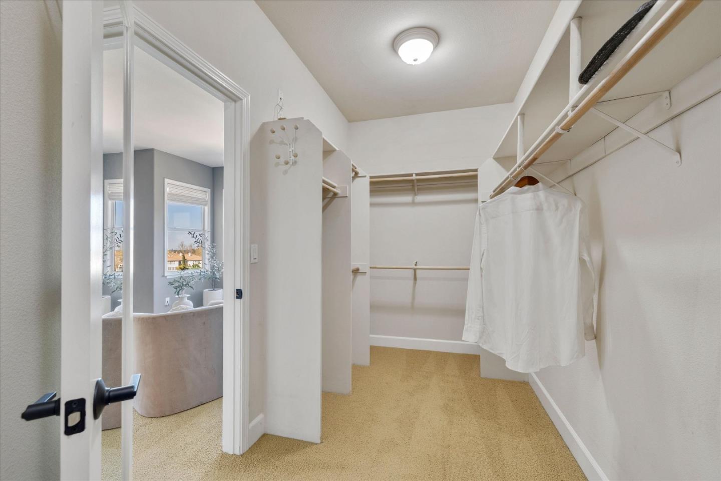 1136 Eagle Cliff Court