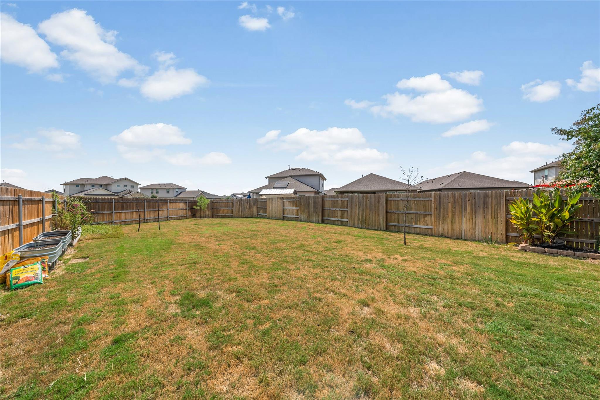 205 Strand LN