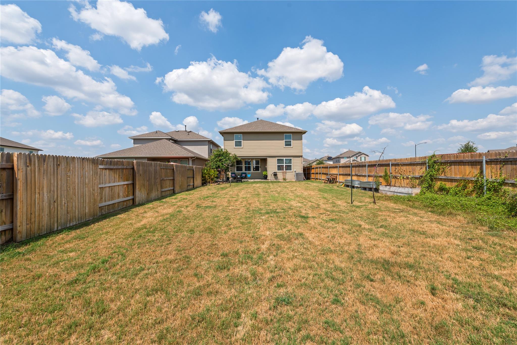 205 Strand LN