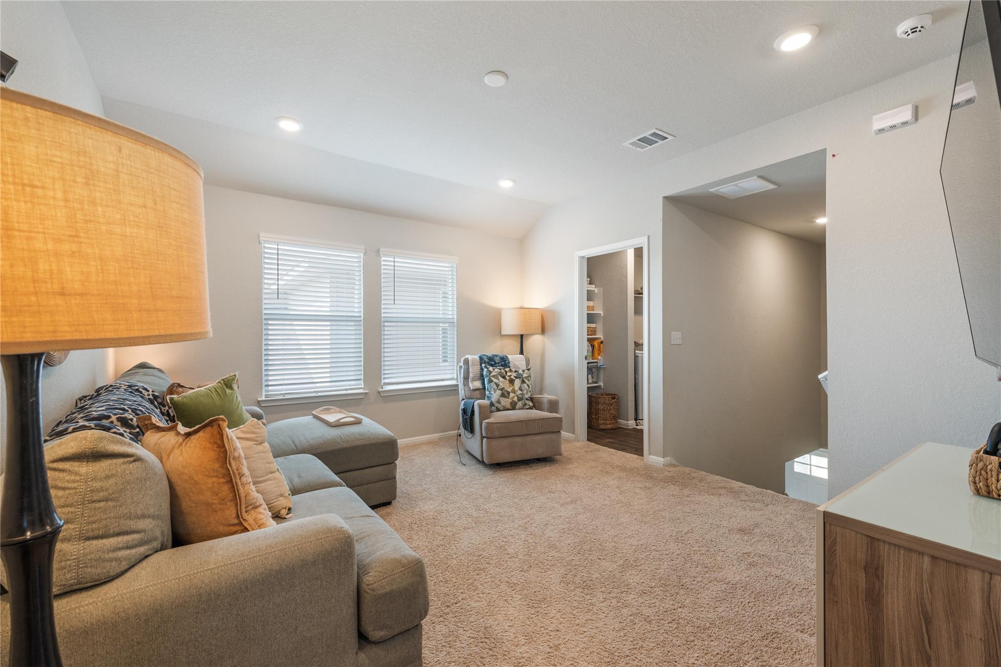 205 Strand LN