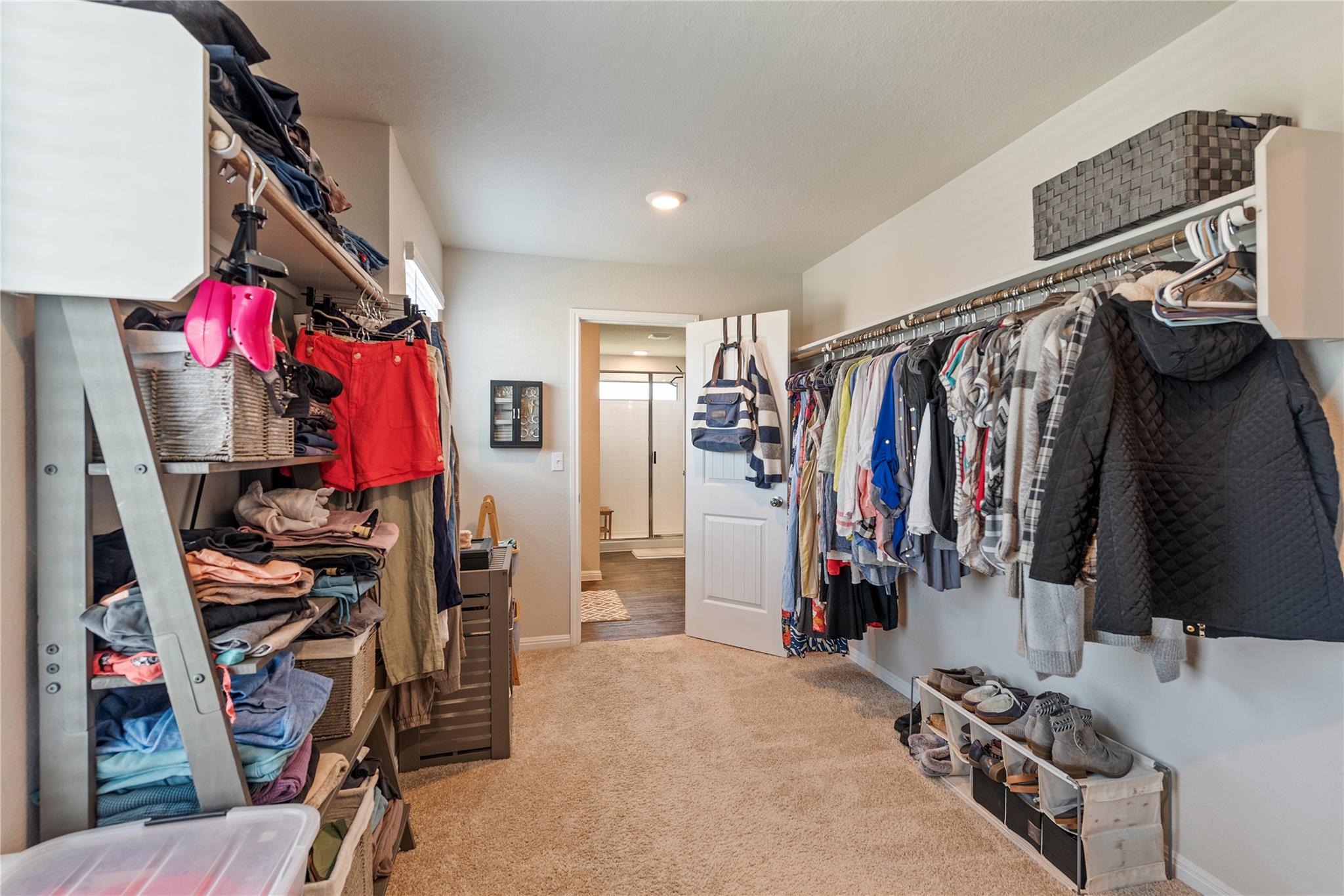 205 Strand LN