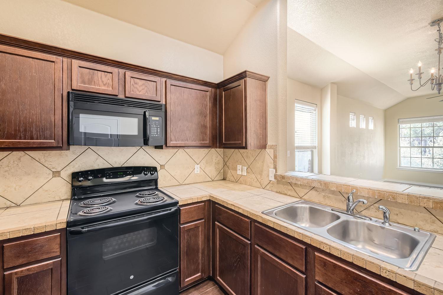 107 Creekside Villa DR