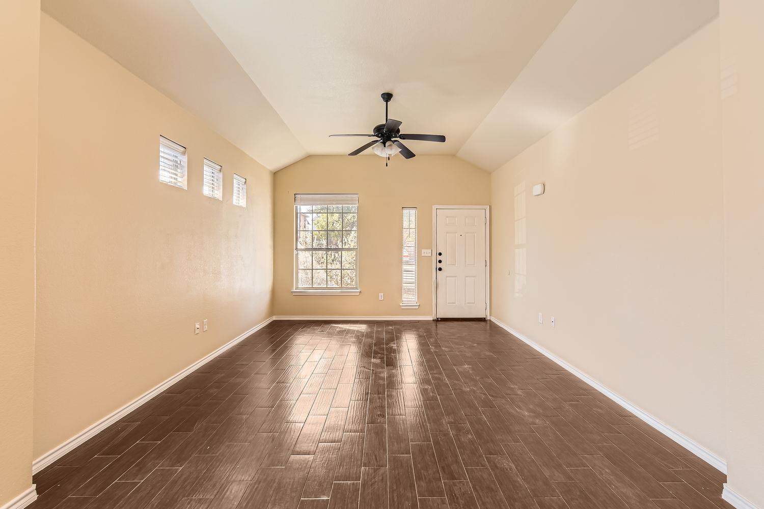 107 Creekside Villa DR
