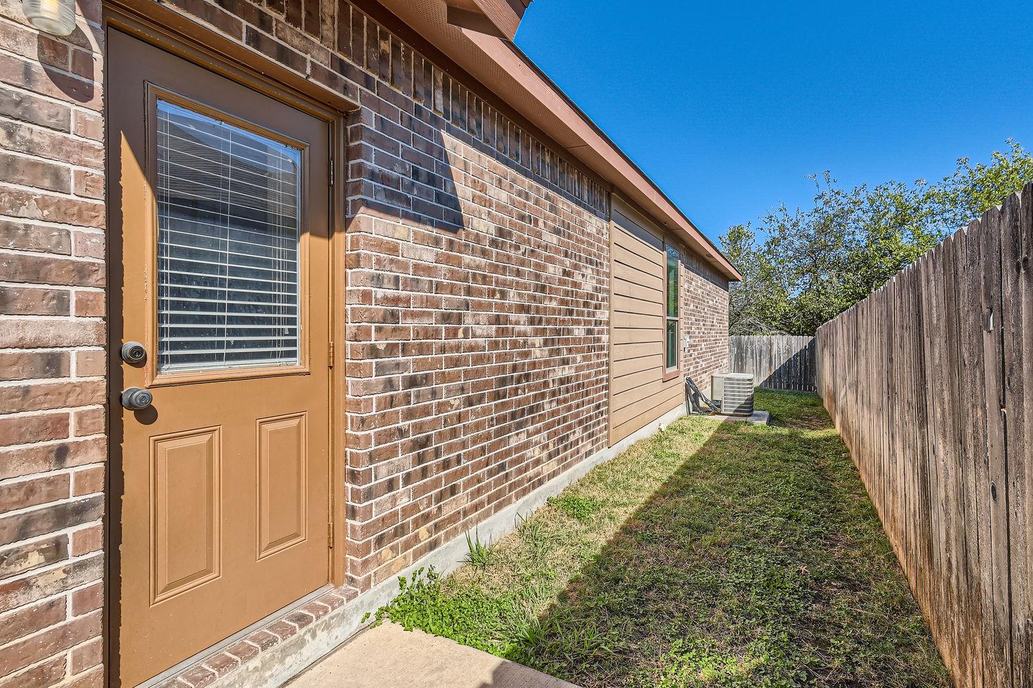 107 Creekside Villa DR