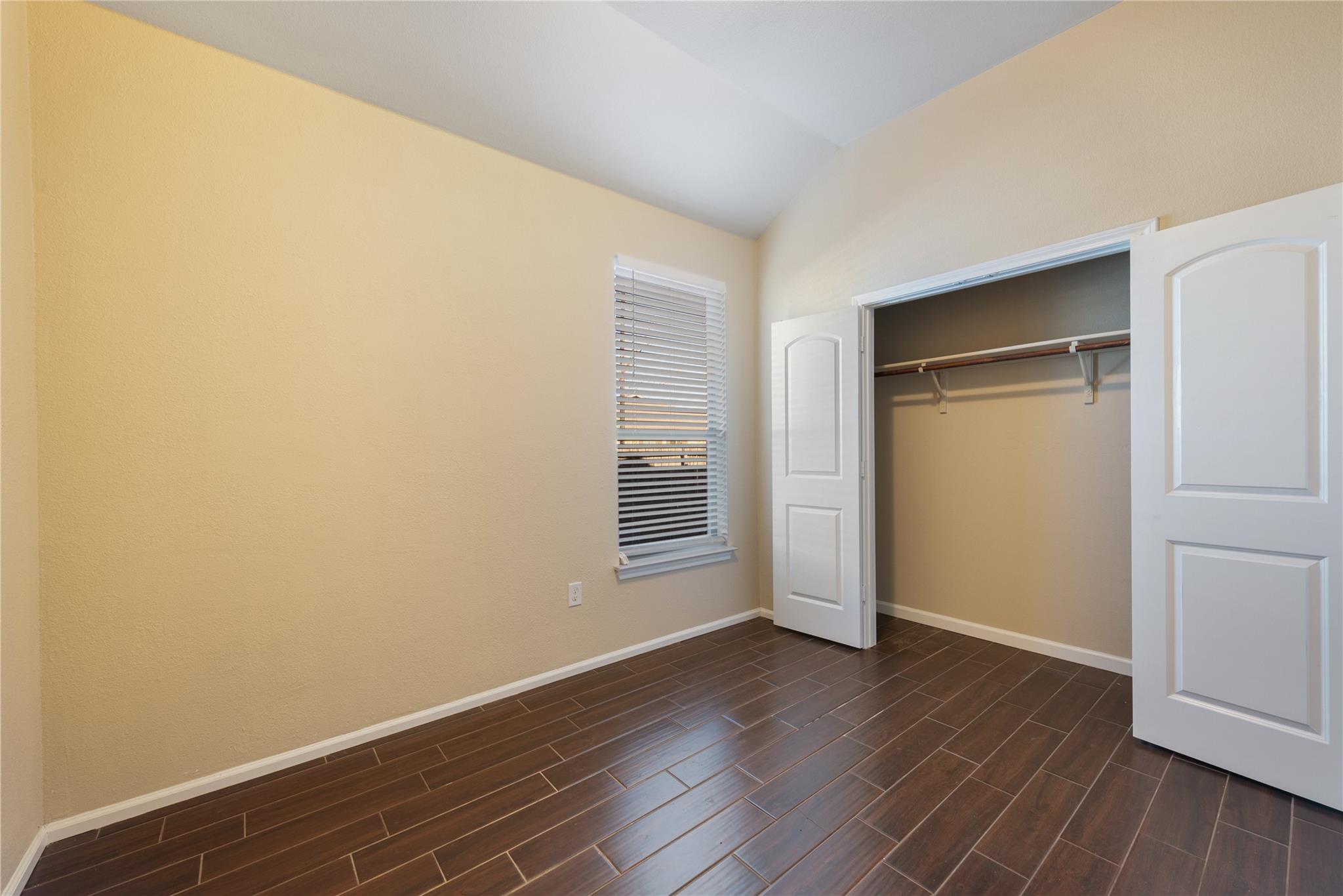 101 Creekside Villa DR