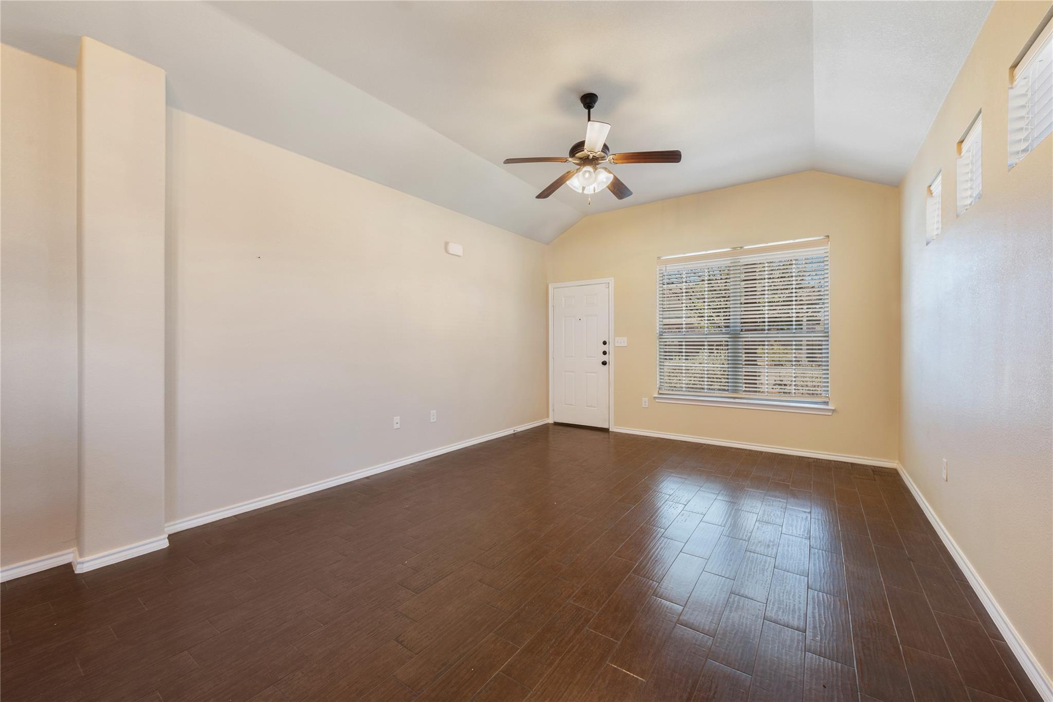 101 Creekside Villa DR