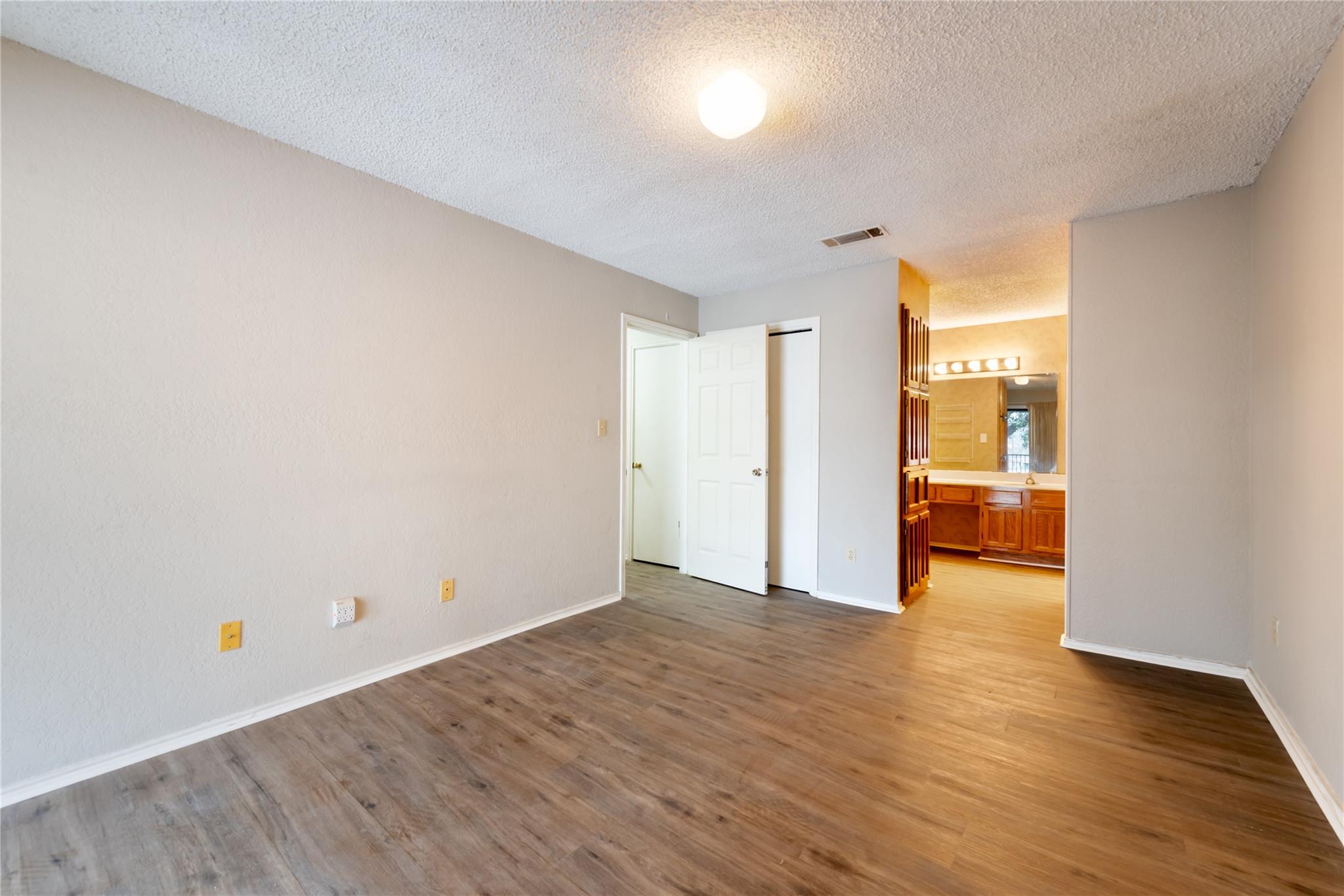 1202 Thorpe LN # 216