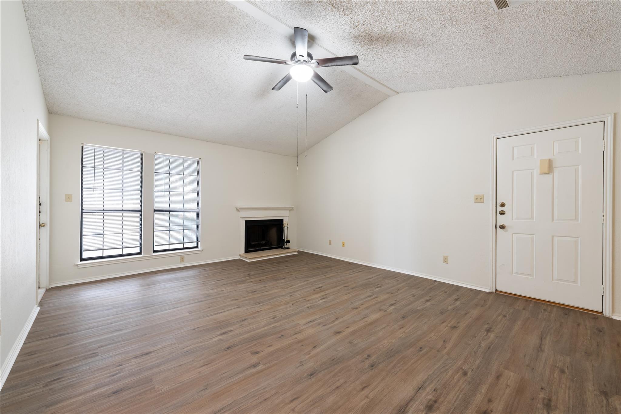 1202 Thorpe LN # 216