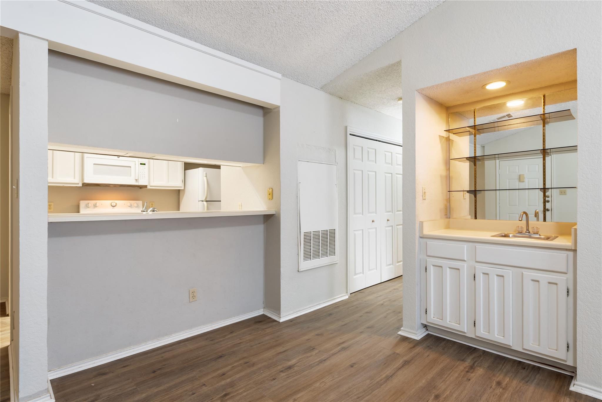 1202 Thorpe LN # 216