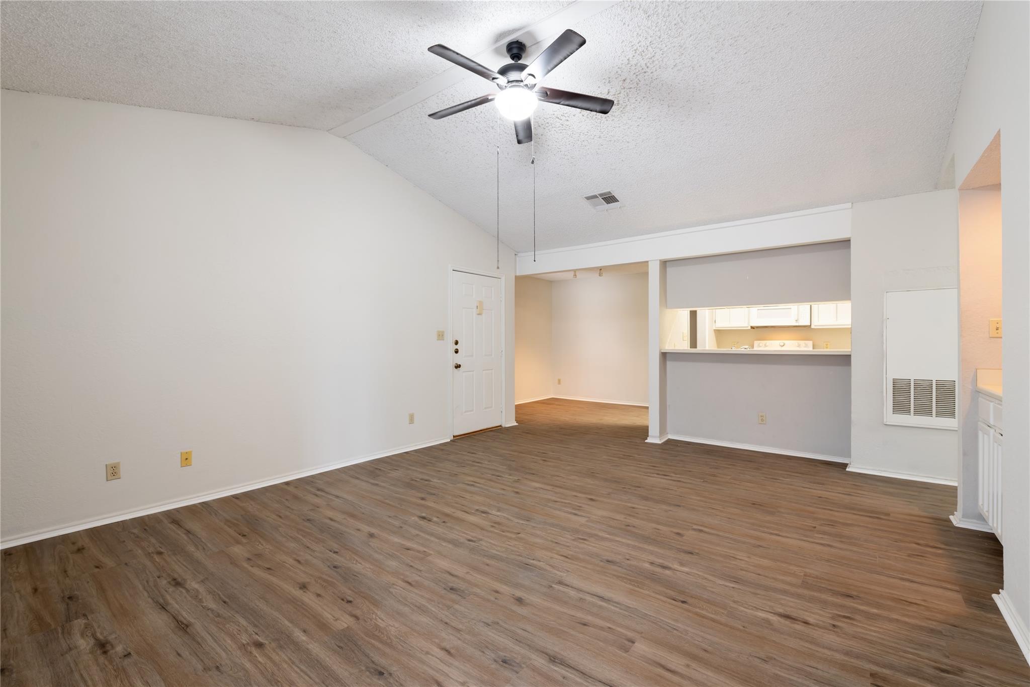 1202 Thorpe LN # 216