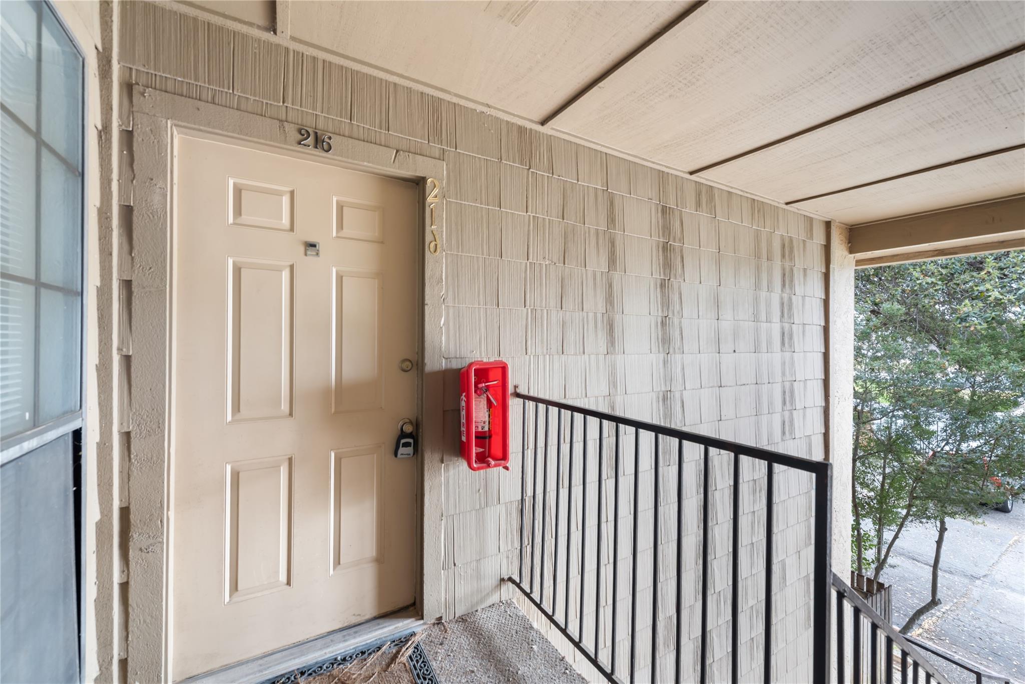 1202 Thorpe LN # 216