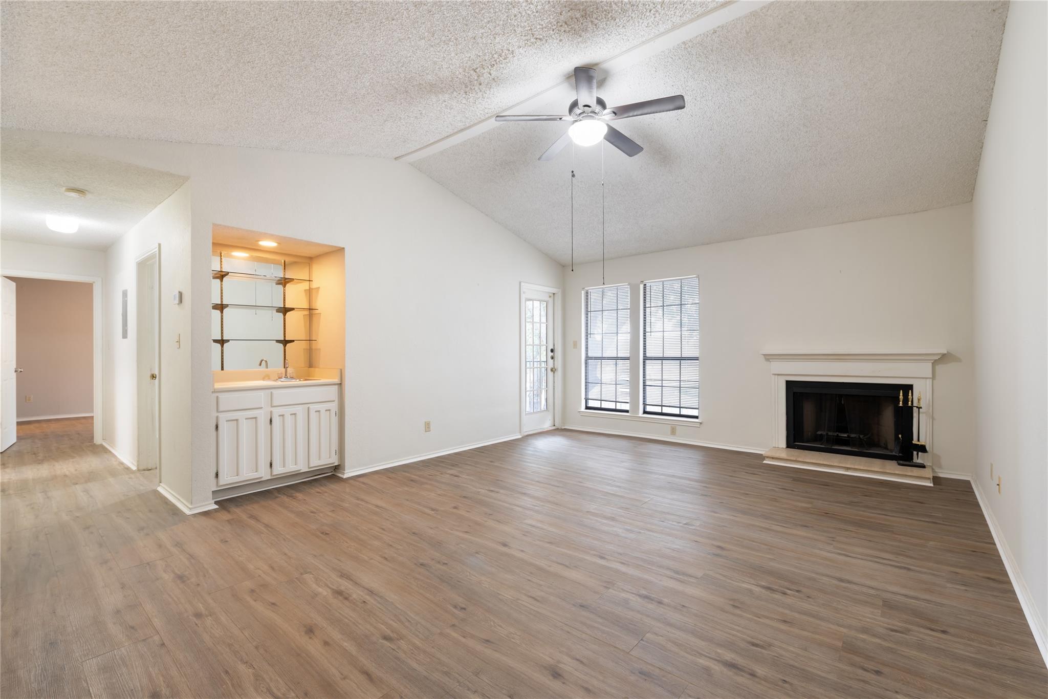 1202 Thorpe LN # 216