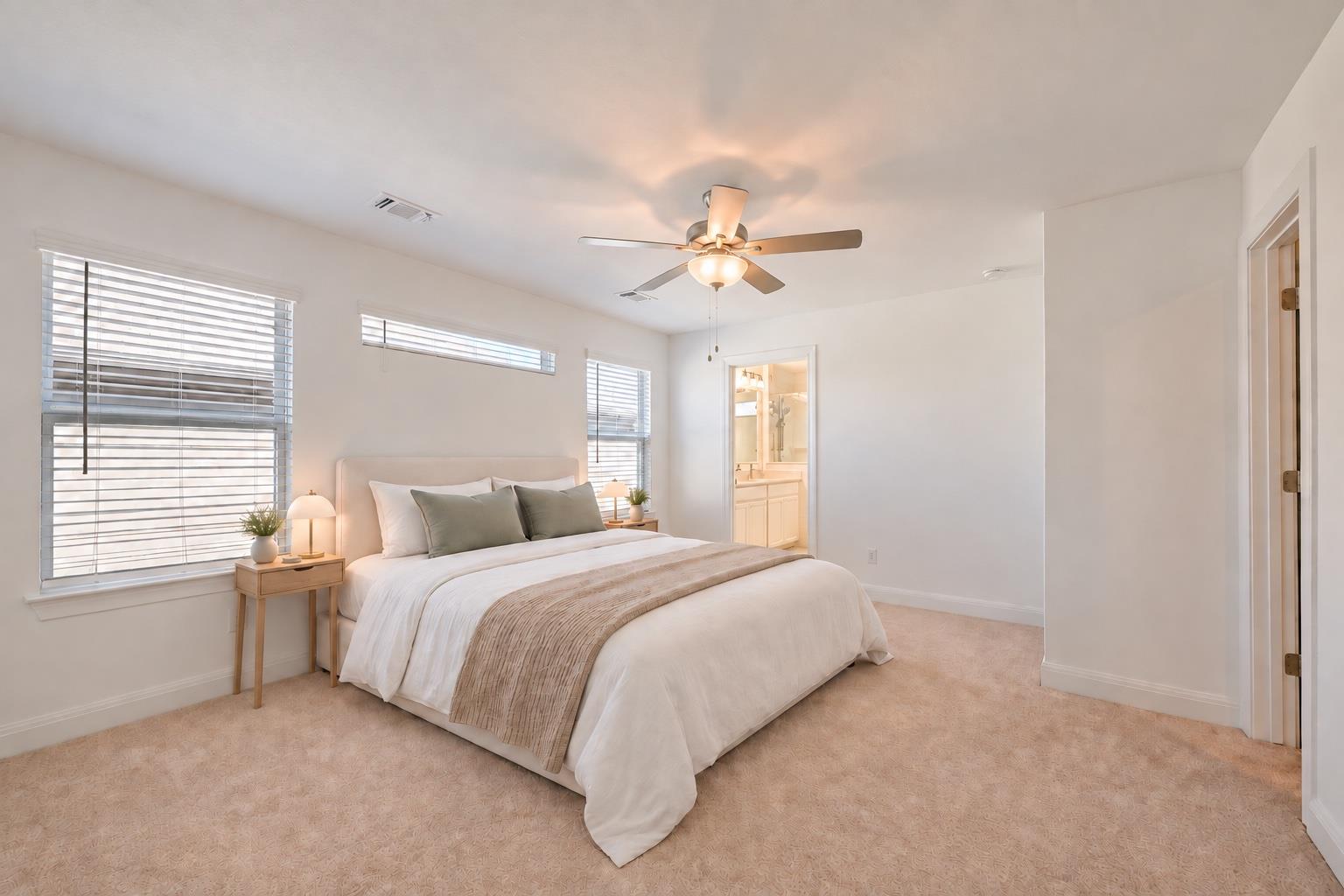 301 Harbors LN