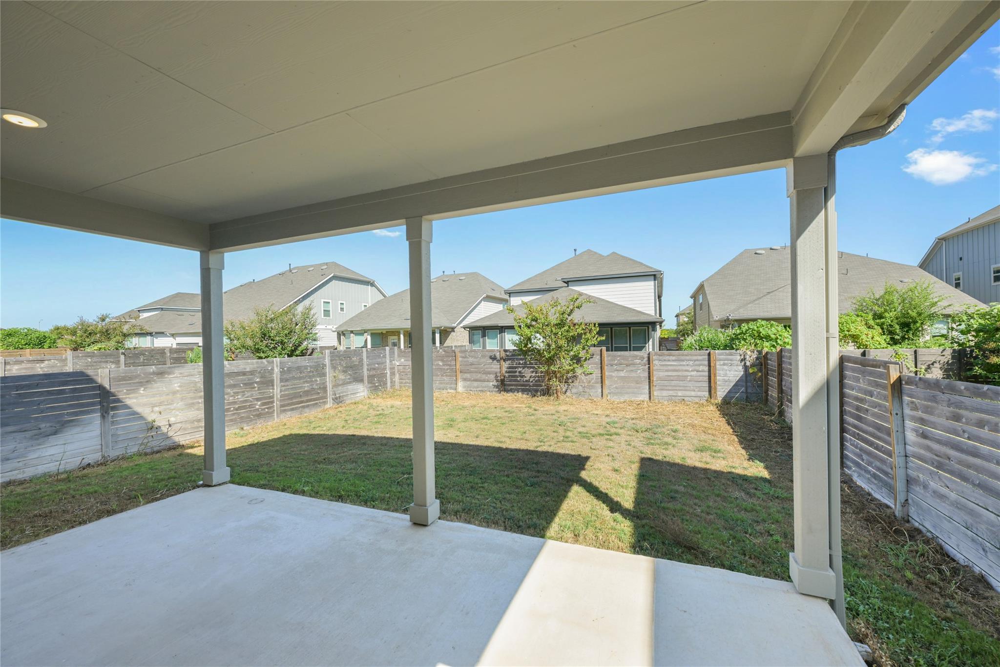 301 Harbors LN