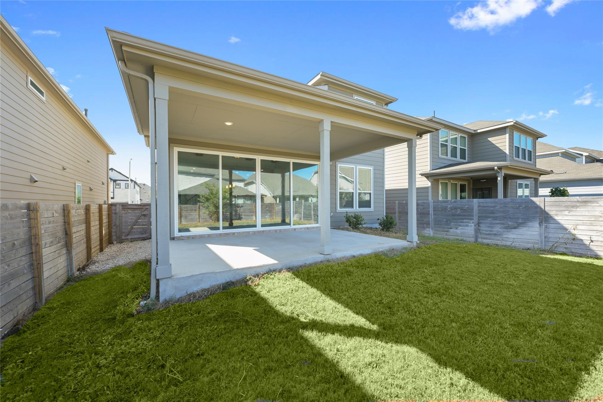 301 Harbors LN