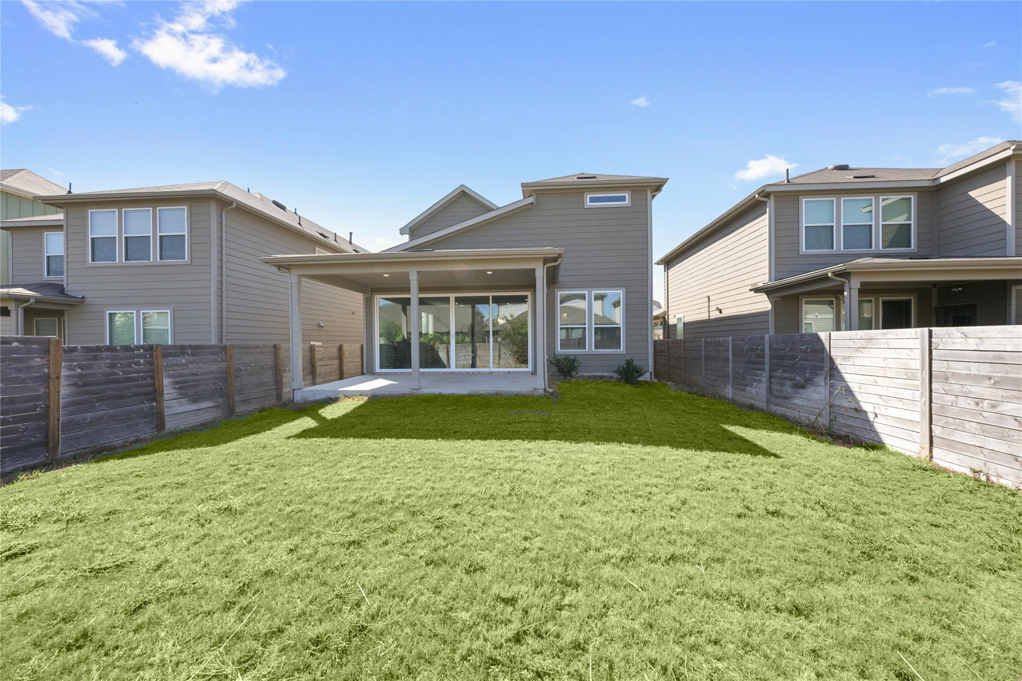 301 Harbors LN