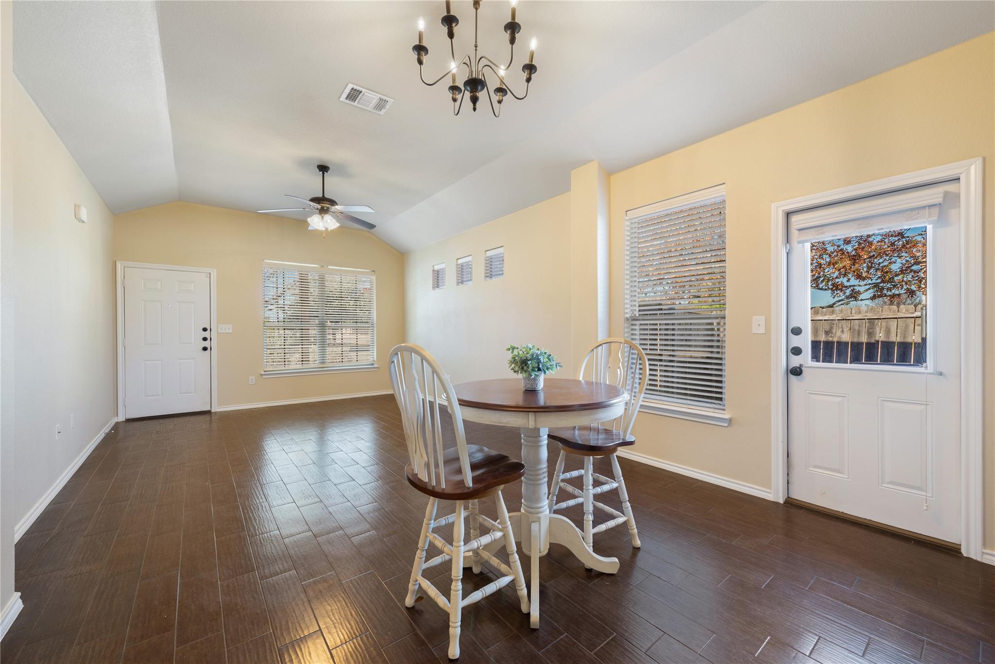 101 Creekside Villa DR