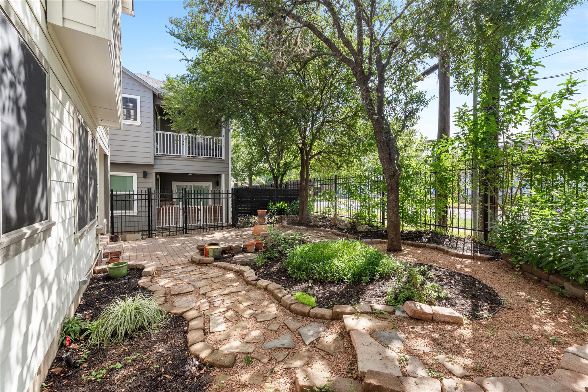 1011 Brodie ST # 6