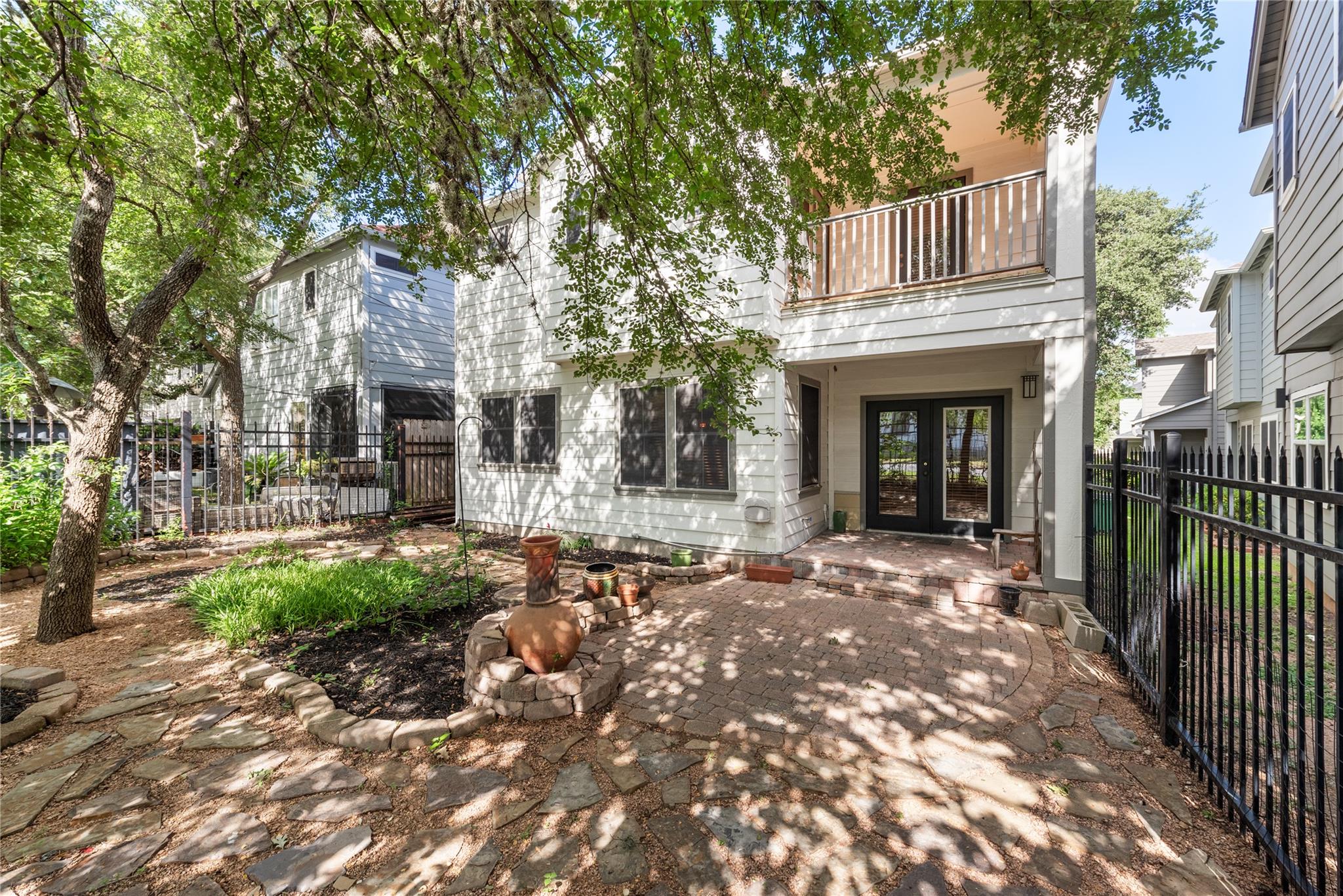 1011 Brodie ST # 6