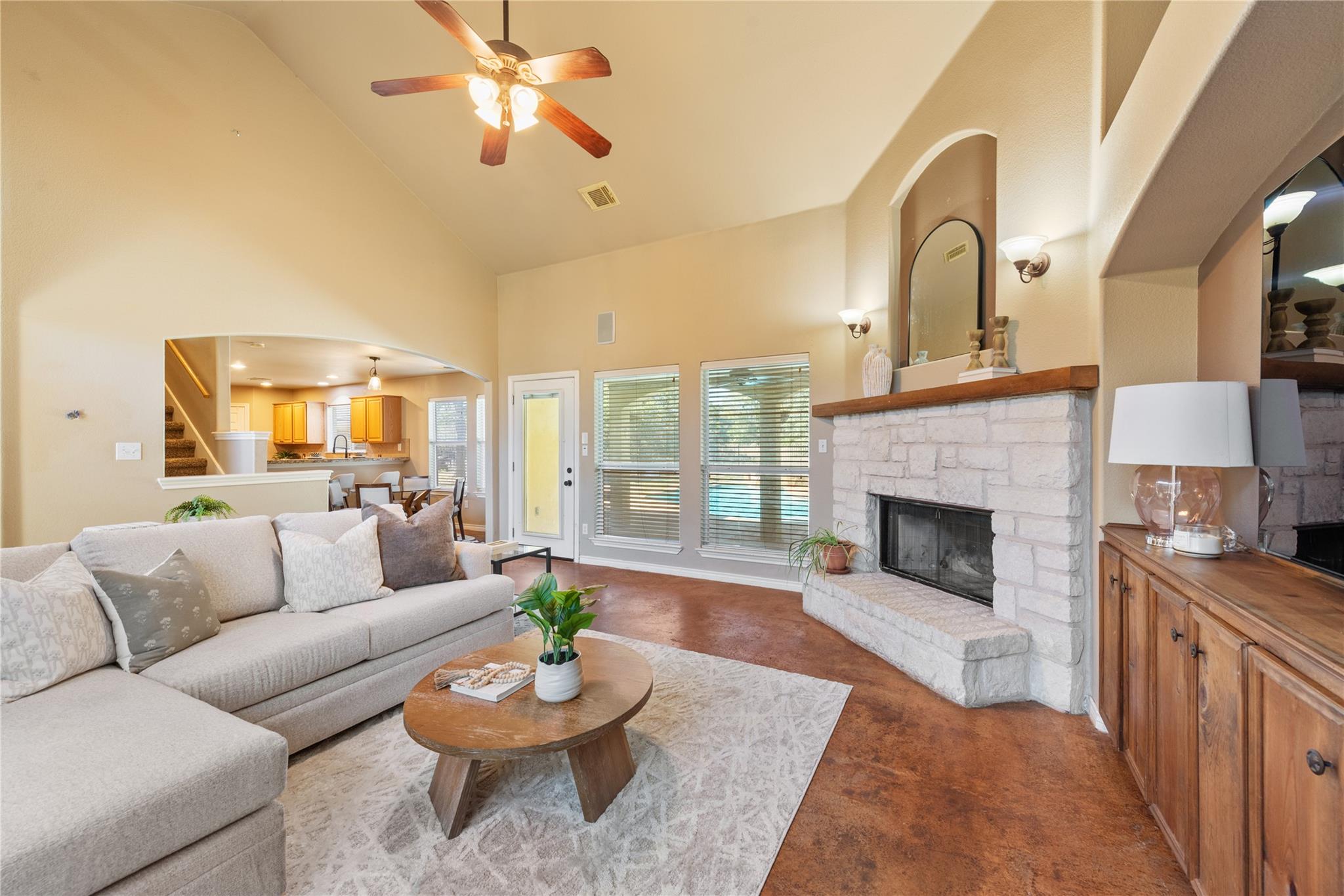 1021 Canna Lily CIR