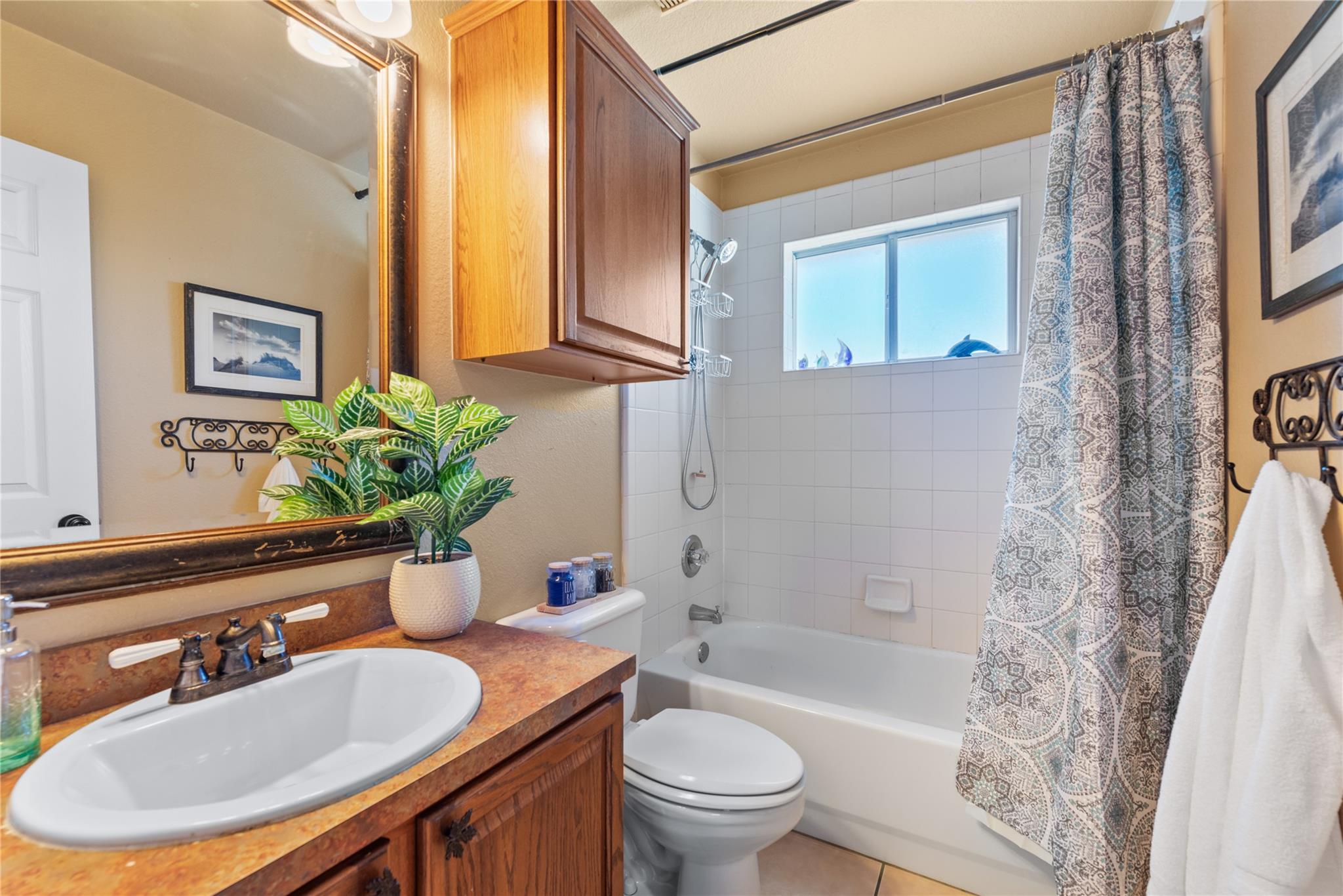 1021 Canna Lily CIR