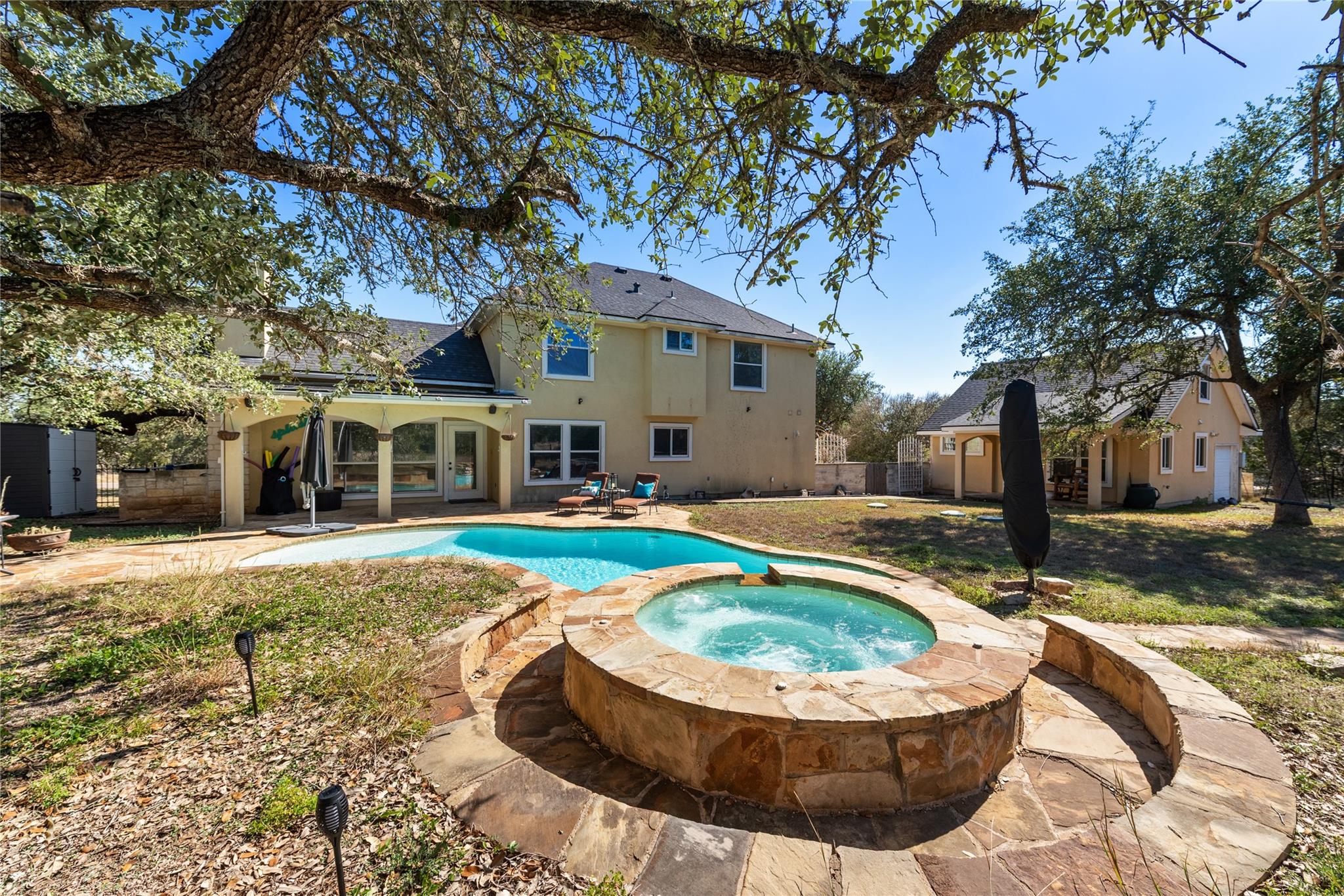 1021 Canna Lily CIR