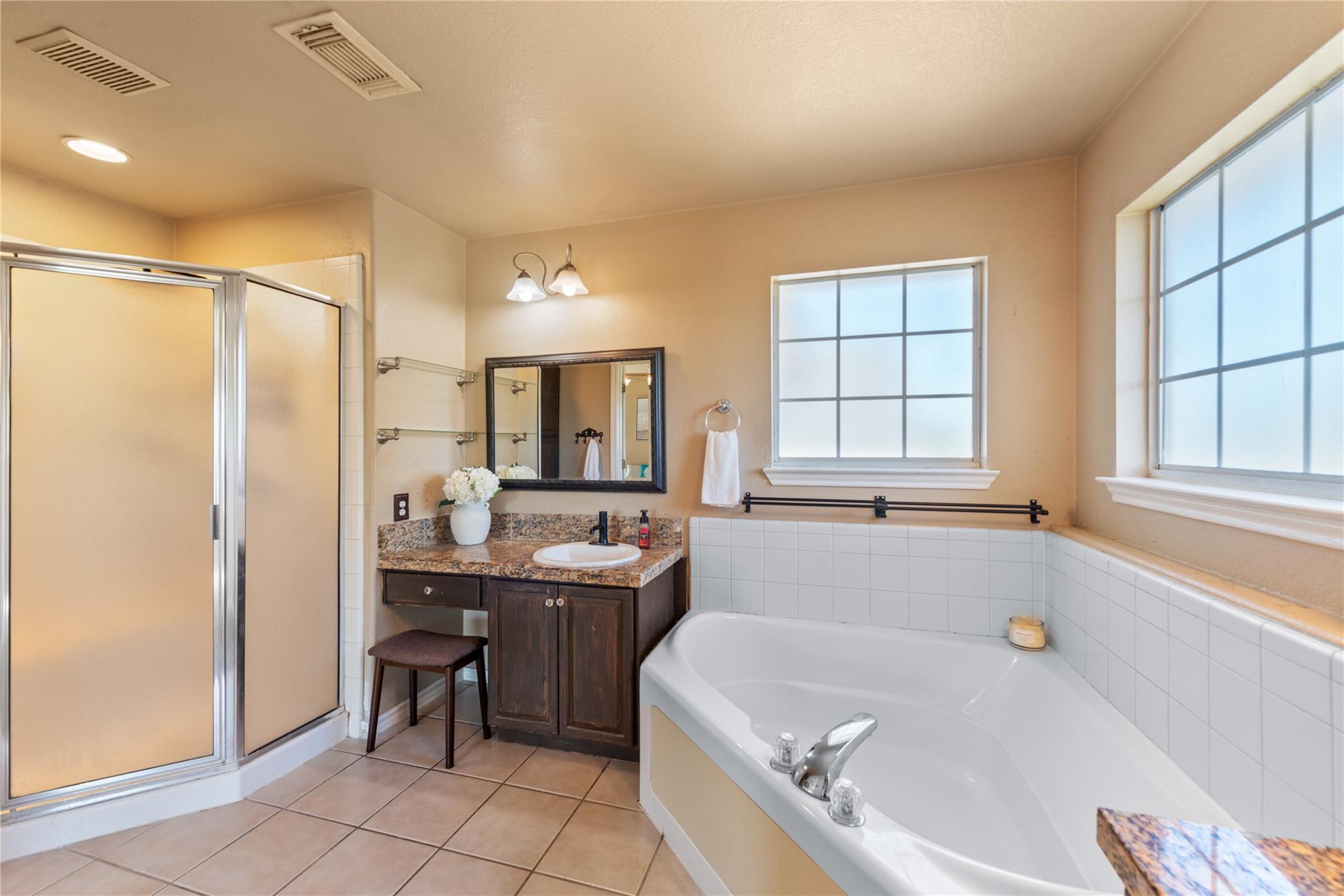 1021 Canna Lily CIR