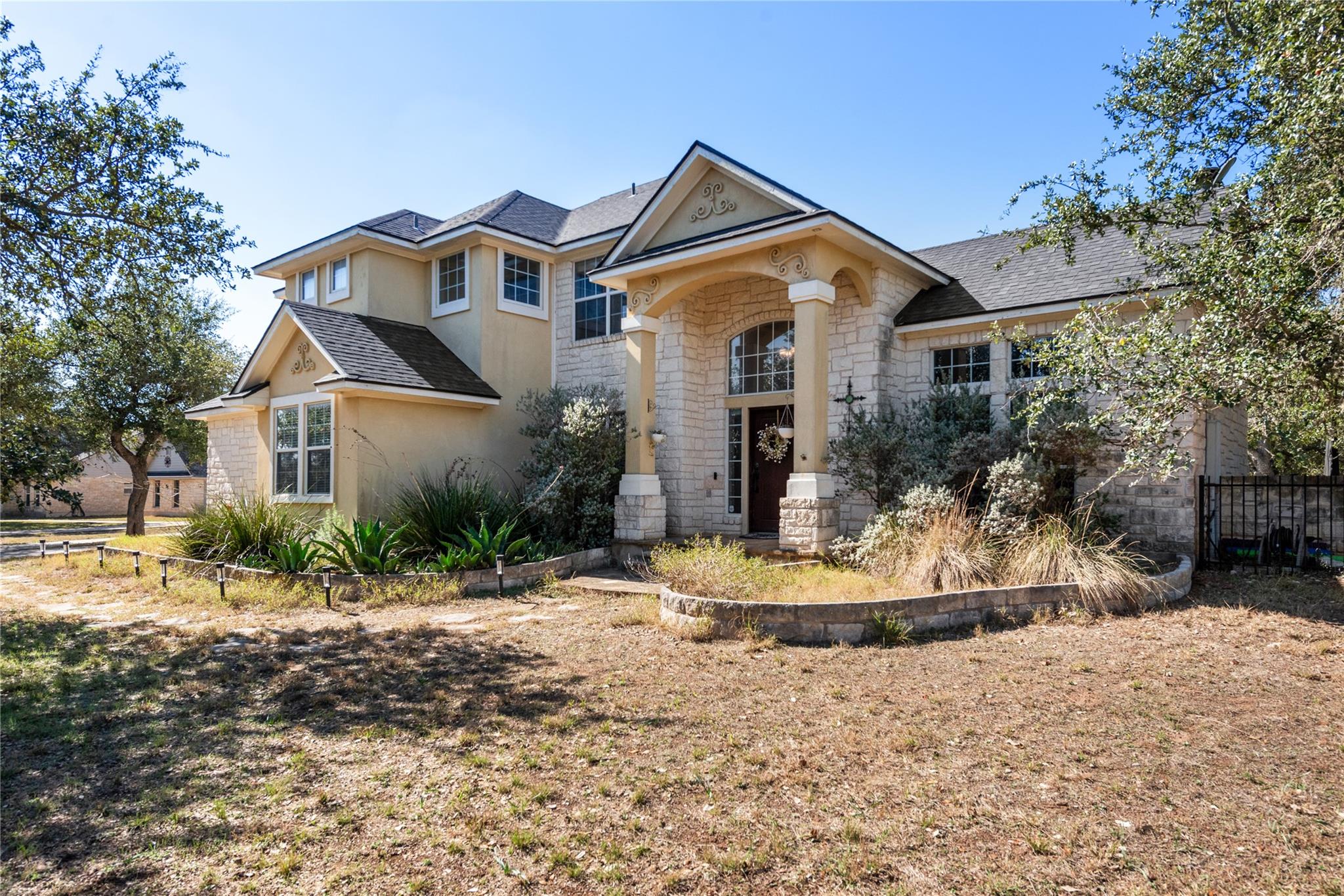 1021 Canna Lily CIR