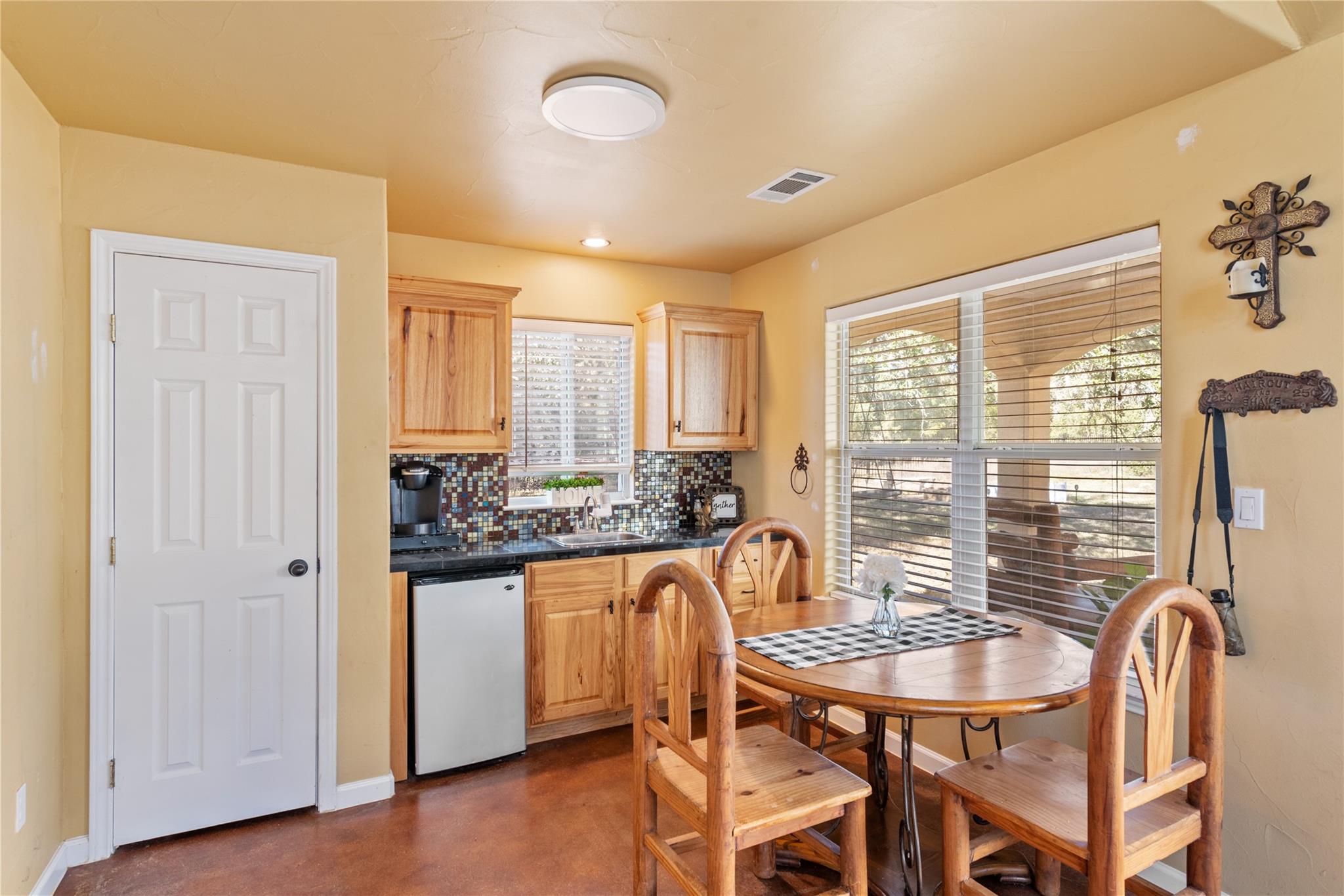 1021 Canna Lily CIR