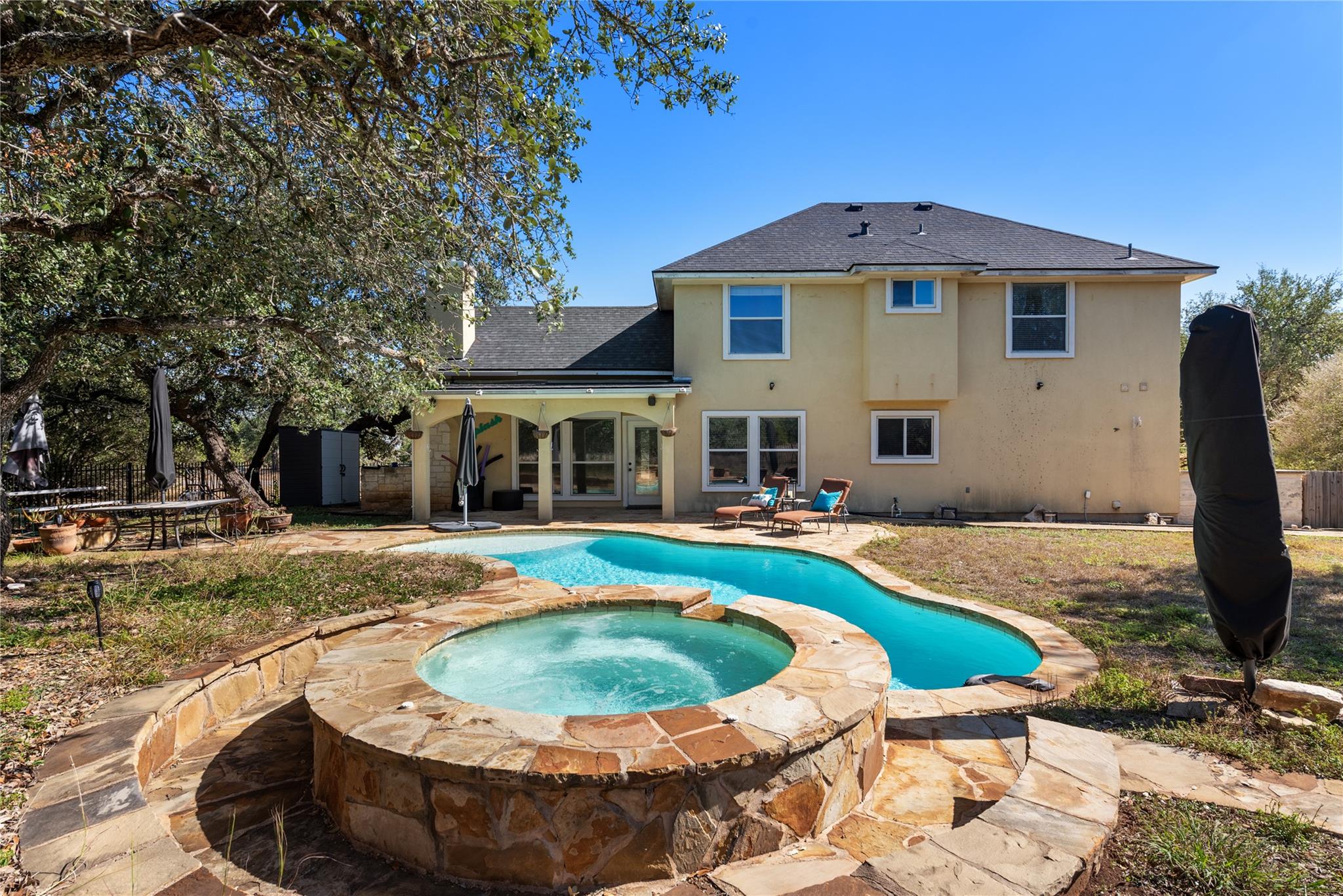 1021 Canna Lily CIR