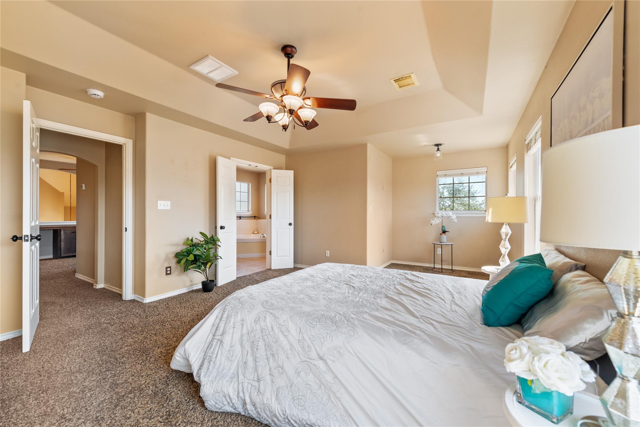 1021 Canna Lily CIR