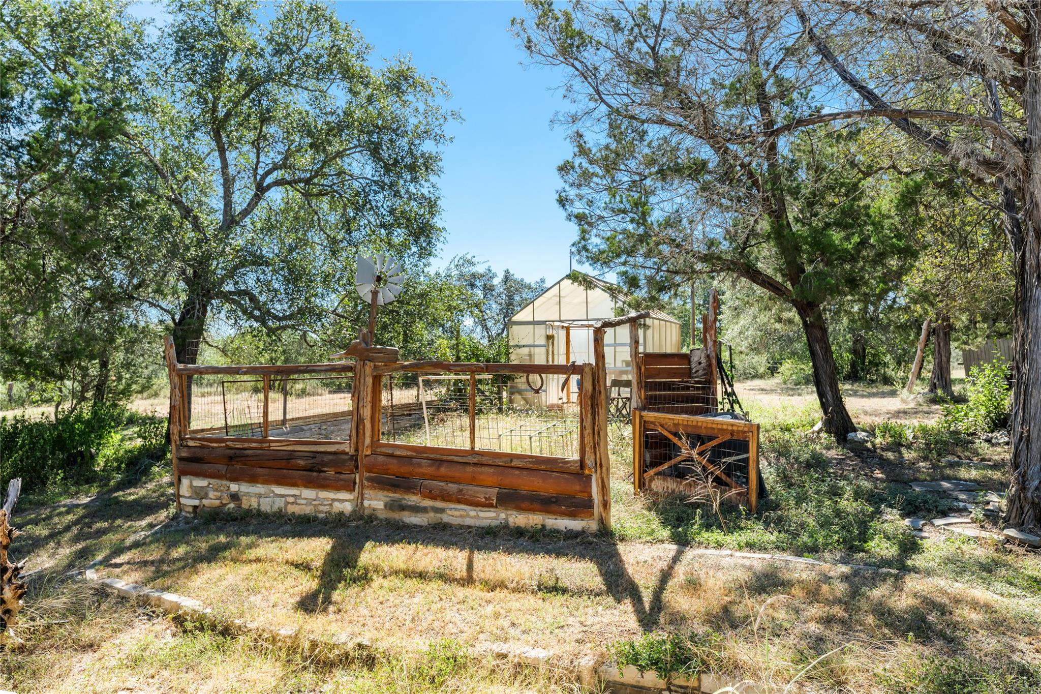 103 Ridge Oak DR