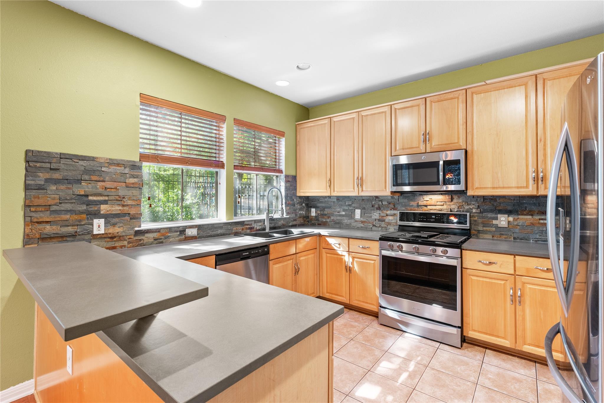 1011 Brodie ST # 6